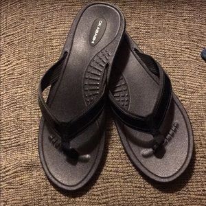 Okabashi Flip Flops new 9/10